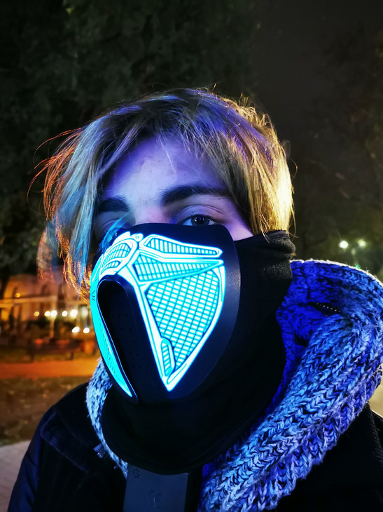 Masques de protection lumineux réactifs